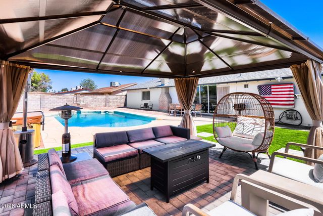 1616 W SACK Drive, Phoenix, AZ 85027