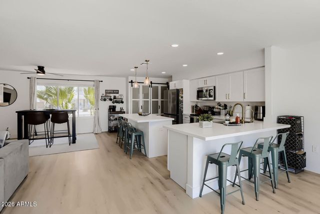 1616 W SACK Drive, Phoenix, AZ 85027