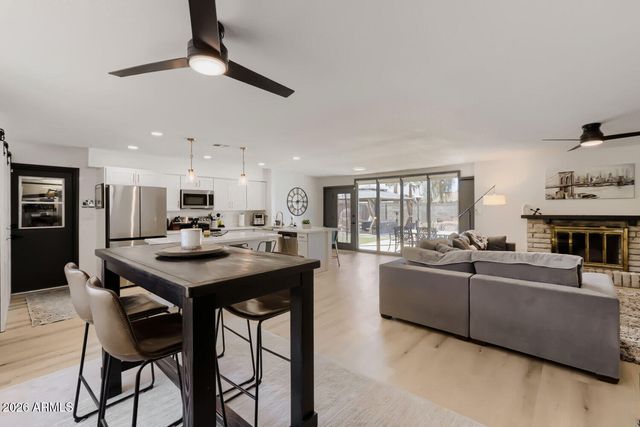 1616 W SACK Drive, Phoenix, AZ 85027