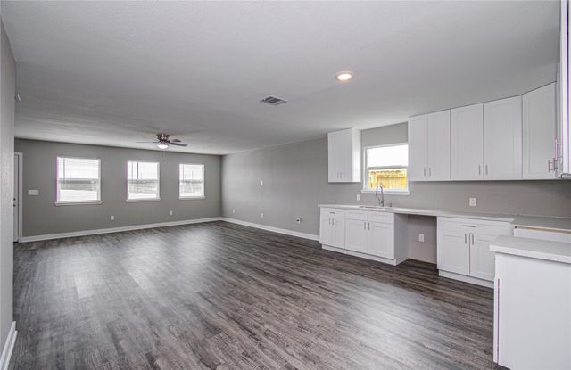 2221 Road 591501, Cleveland, TX 77327