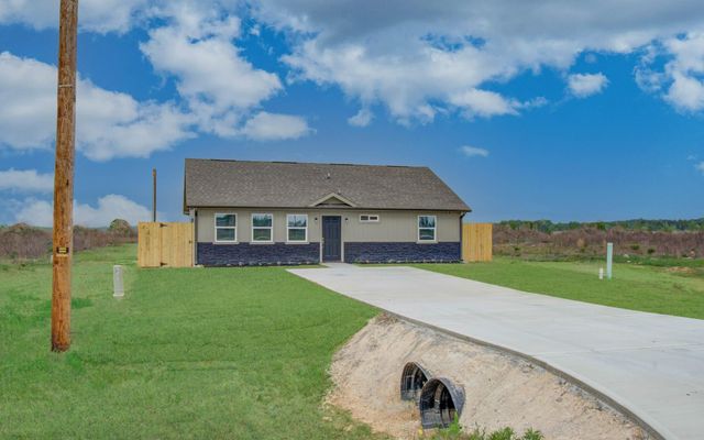 2221 Road 591501, Cleveland, TX 77327