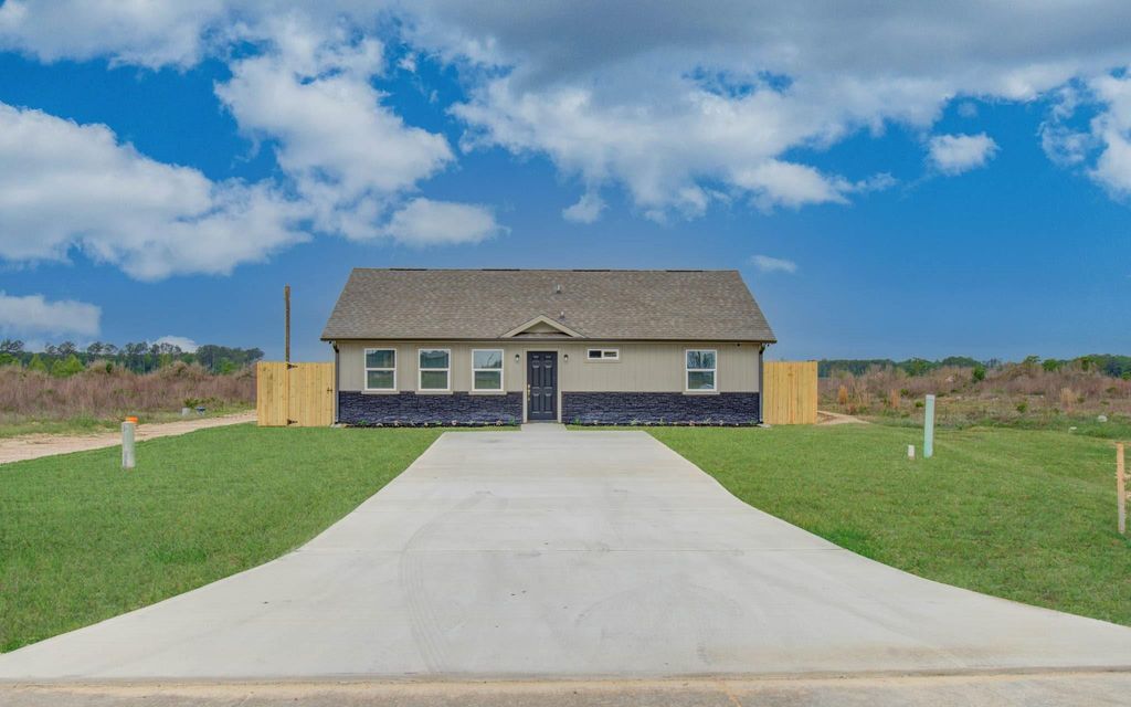 2221 Road 591501, Cleveland, TX 77327