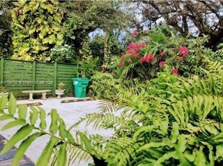 700 NE 164th St 1, Miami, FL 33162