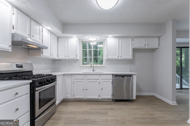 740 Stoneside Court, Stone Mountain, GA 30083