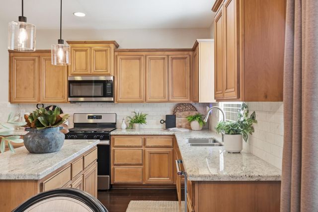 2240 Ranch View Dr, Rocklin, CA 95765
