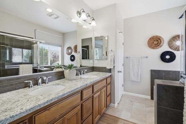 2240 Ranch View Dr, Rocklin, CA 95765