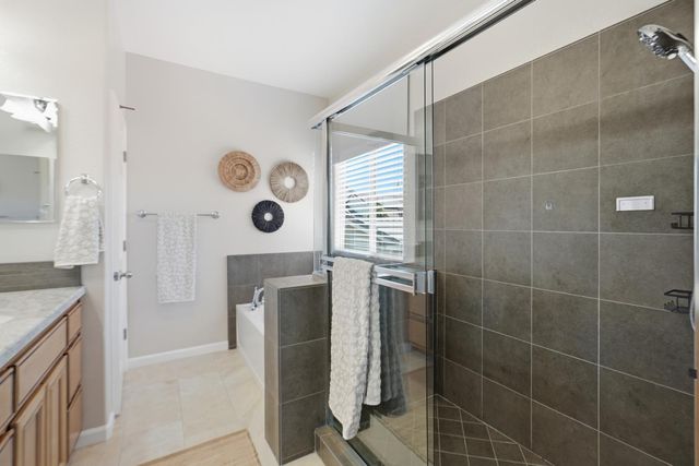2240 Ranch View Dr, Rocklin, CA 95765