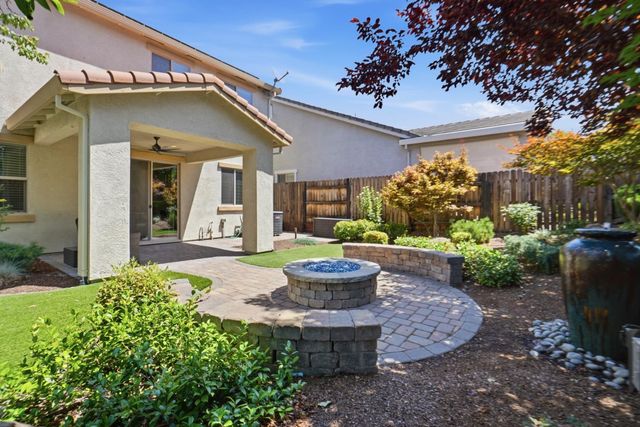 2240 Ranch View Dr, Rocklin, CA 95765