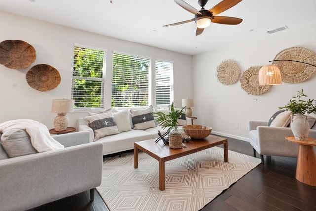 2240 Ranch View Dr, Rocklin, CA 95765