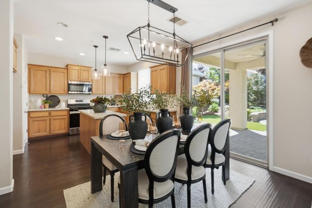 2240 Ranch View Dr, Rocklin, CA 95765