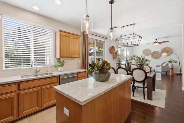 2240 Ranch View Dr, Rocklin, CA 95765