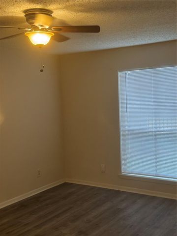 17401 Red Oak Drive 61, Houston, TX 77090