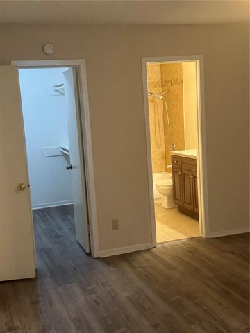 17401 Red Oak Drive 61, Houston, TX 77090