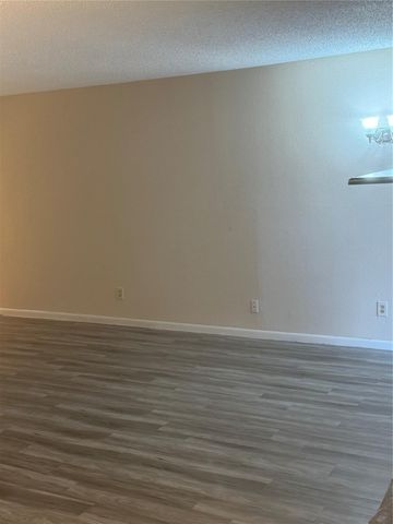 17401 Red Oak Drive 61, Houston, TX 77090