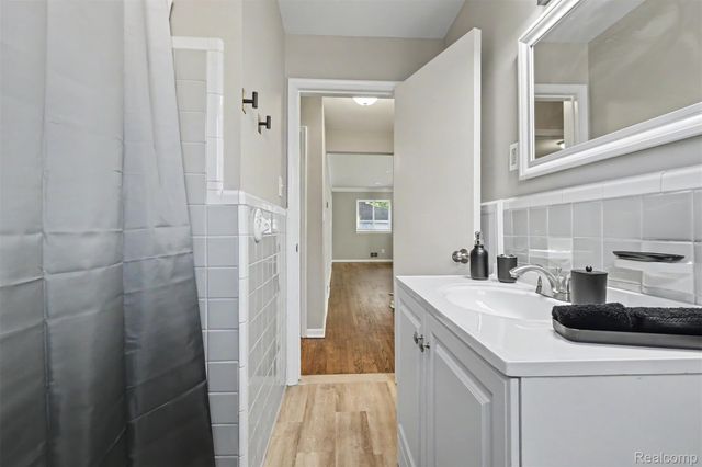 24936 Elmira, Redford Charter Township, MI 48239
