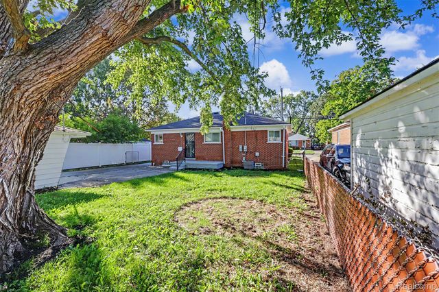 24936 Elmira, Redford Charter Township, MI 48239