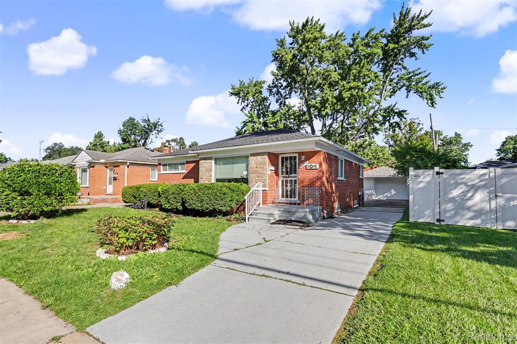 24936 Elmira, Redford Charter Township, MI 48239