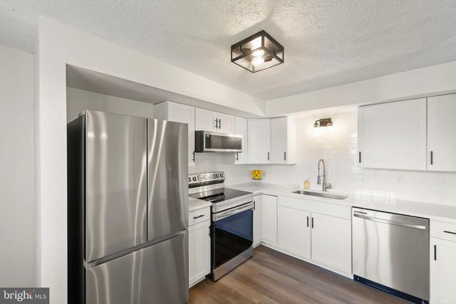 14125 HONEY HILL CT, Centreville, VA 20121