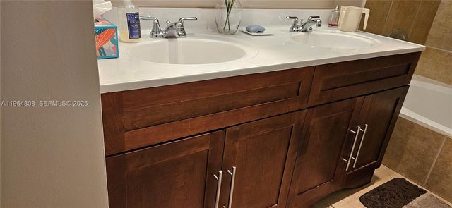 2851 NE 183rd St 817E, Aventura, FL 33160