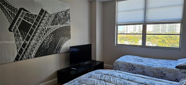 2851 NE 183rd St 817E, Aventura, FL 33160