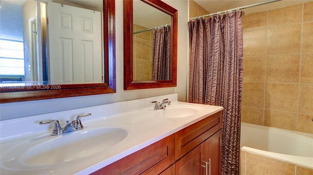 2851 NE 183rd St 817E, Aventura, FL 33160