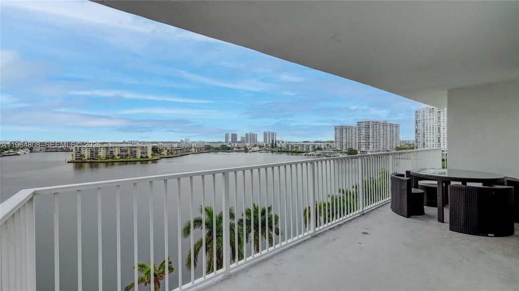 2851 NE 183rd St 817E, Aventura, FL 33160