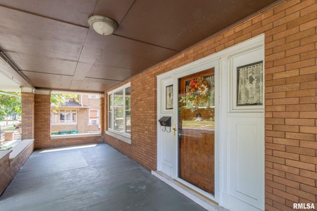 1030 N CEDAR Street, Galesburg, IL 61401