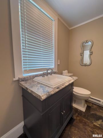 1030 N CEDAR Street, Galesburg, IL 61401