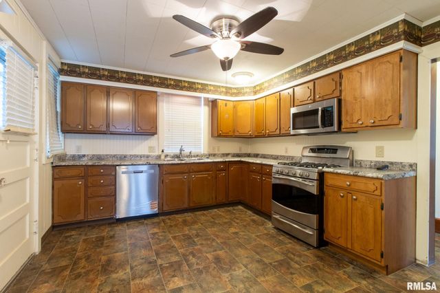 1030 N CEDAR Street, Galesburg, IL 61401