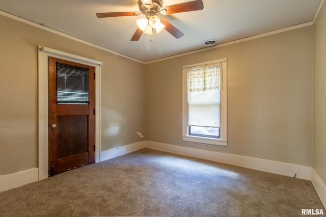 1030 N CEDAR Street, Galesburg, IL 61401