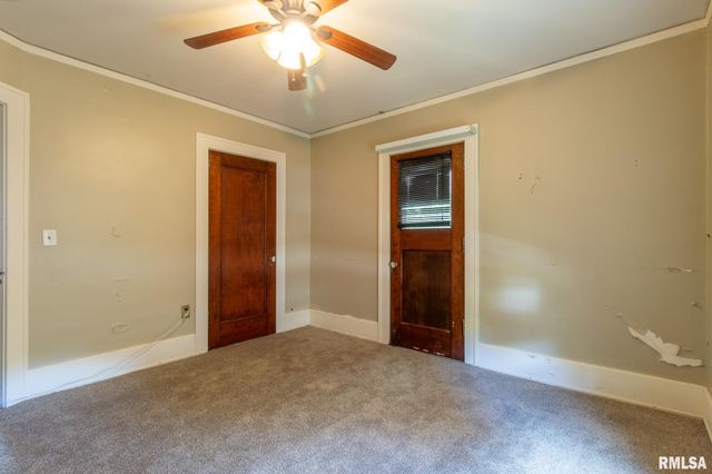 1030 N CEDAR Street, Galesburg, IL 61401