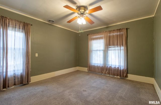 1030 N CEDAR Street, Galesburg, IL 61401