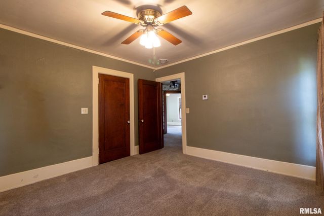 1030 N CEDAR Street, Galesburg, IL 61401