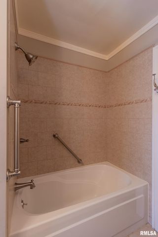 1030 N CEDAR Street, Galesburg, IL 61401