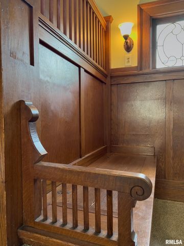 1030 N CEDAR Street, Galesburg, IL 61401