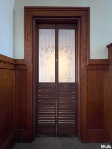 1030 N CEDAR Street, Galesburg, IL 61401