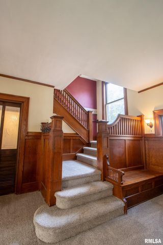 1030 N CEDAR Street, Galesburg, IL 61401