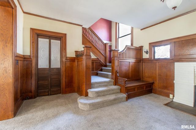 1030 N CEDAR Street, Galesburg, IL 61401