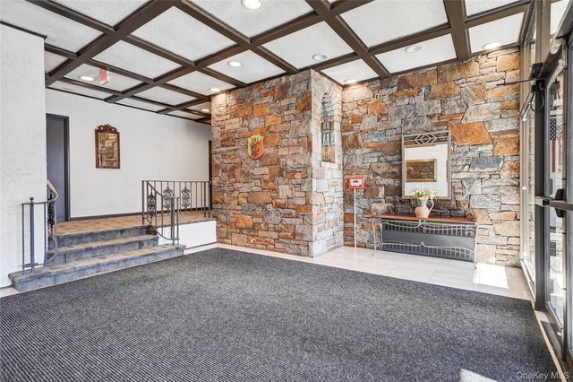 25 Franklin Avenue 2K, White Plains, NY 10601