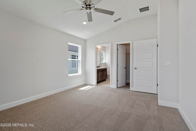 8387 HELMSLEY Boulevard, Jacksonville, FL 32219