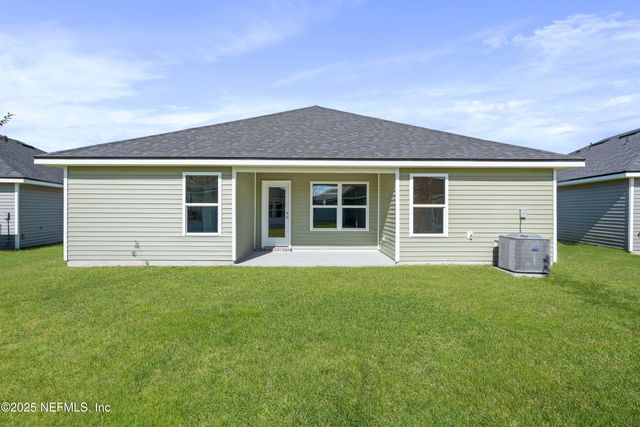 8387 HELMSLEY Boulevard, Jacksonville, FL 32219