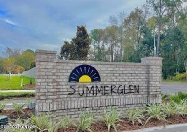 8387 HELMSLEY Boulevard, Jacksonville, FL 32219