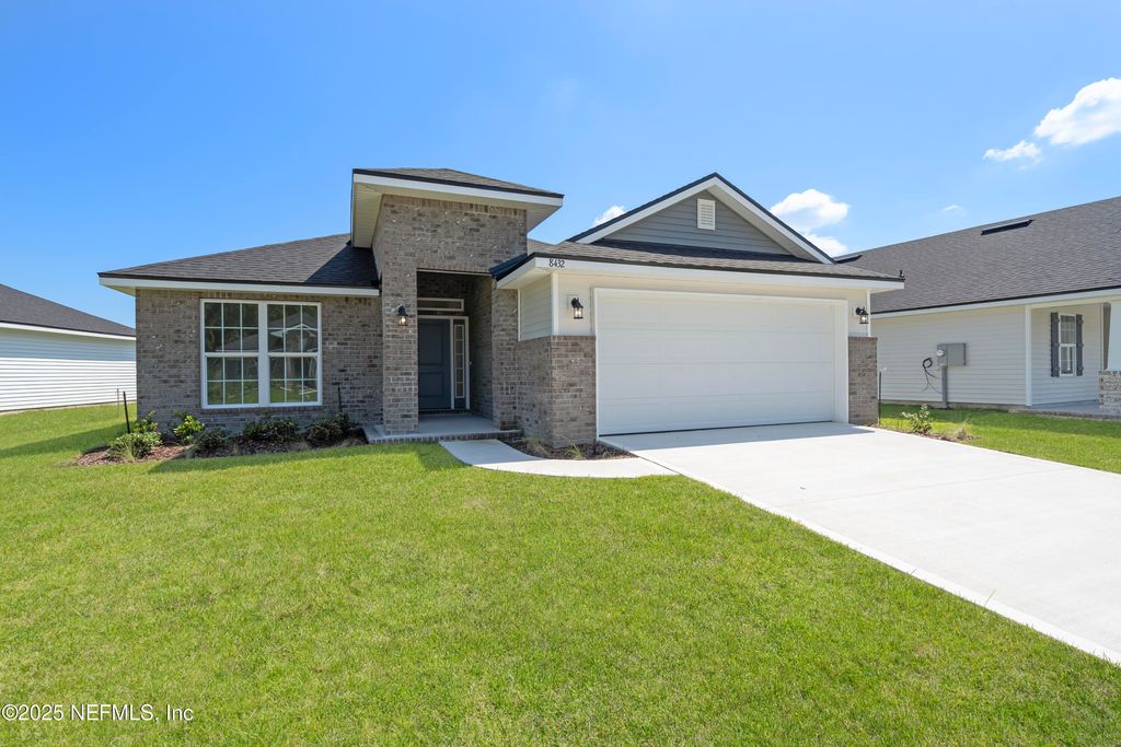 8387 HELMSLEY Boulevard, Jacksonville, FL 32219