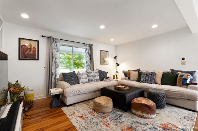 2247 W Maple Road, Birmingham, MI 48009