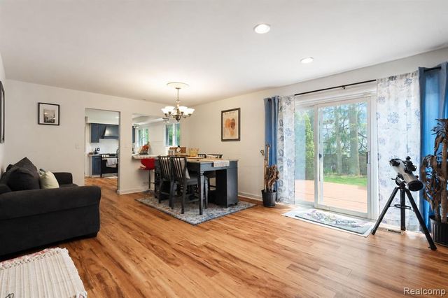 2247 W Maple Road, Birmingham, MI 48009