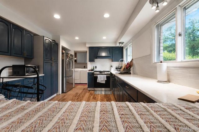2247 W Maple Road, Birmingham, MI 48009