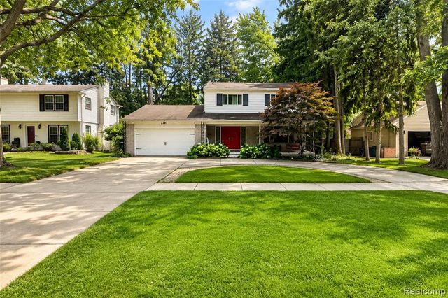 2247 W Maple Road, Birmingham, MI 48009