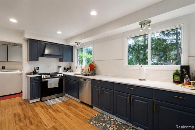 2247 W Maple Road, Birmingham, MI 48009