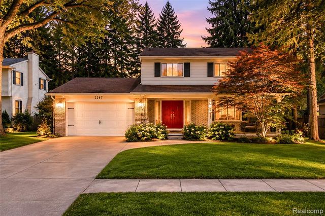 2247 W Maple Road, Birmingham, MI 48009