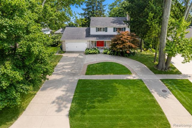 2247 W Maple Road, Birmingham, MI 48009